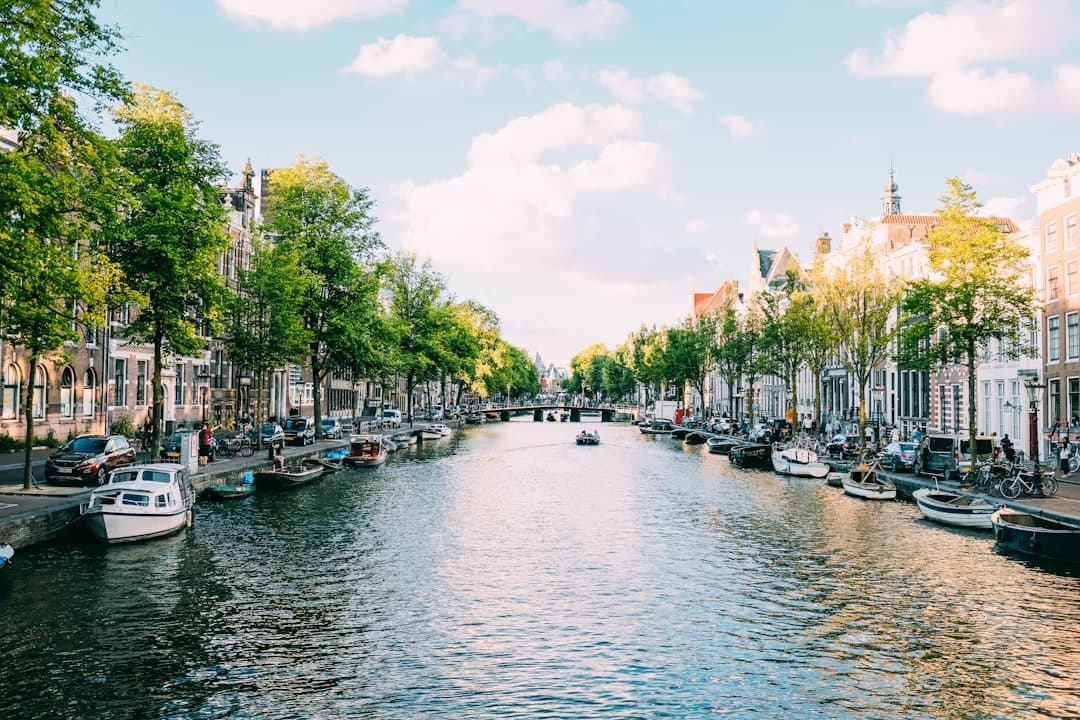 Bodas en Amsterdam - Liberal elegance, historic canals, and bicycling romance