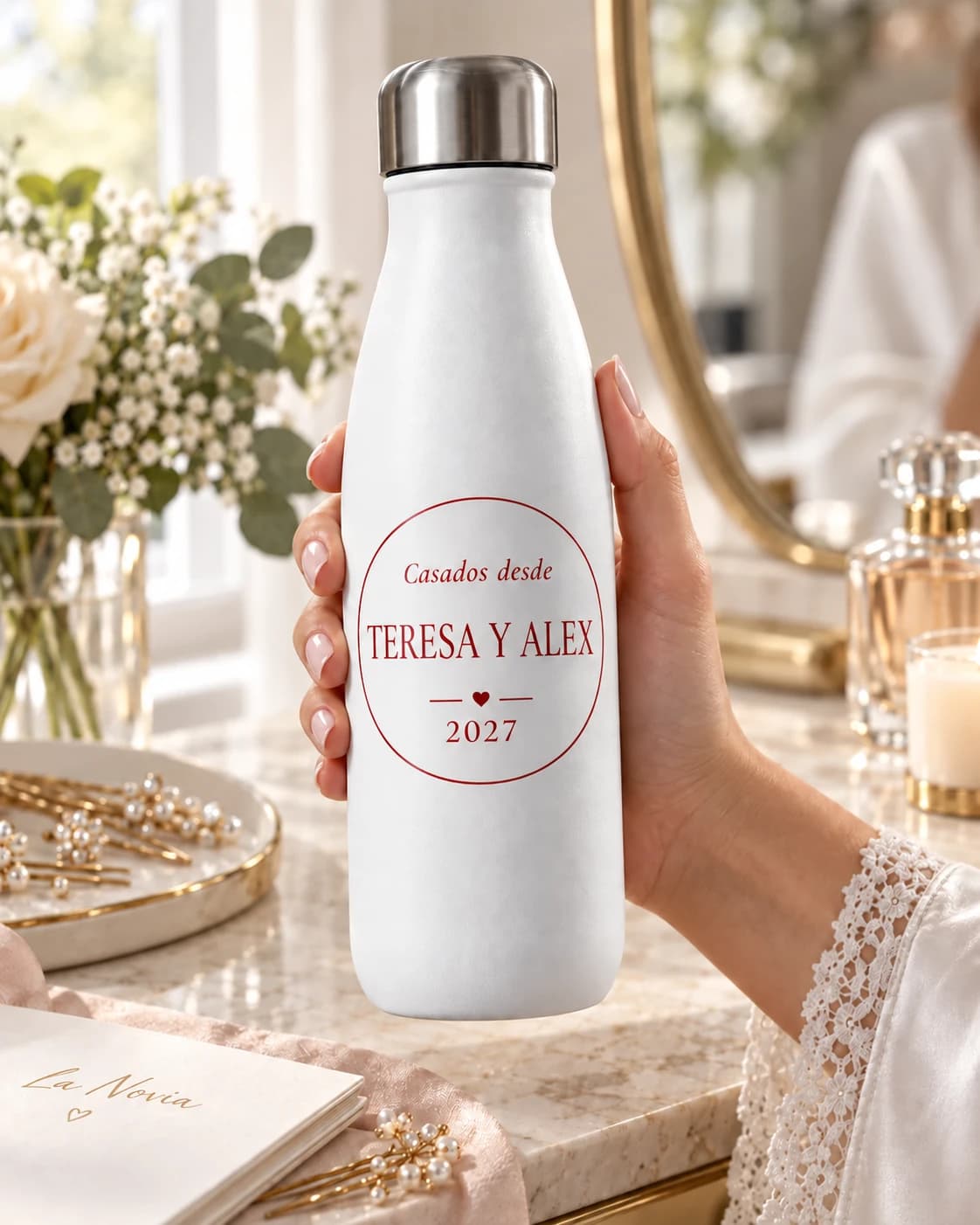 Botella personalizada durante los preparativos de la boda